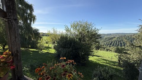 Proche Figeac, maison en pierre avec vue panoramique et dépendance