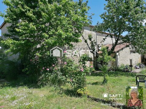 Maison familiale, non mitoyenne avec Granges attenantes et jardin clos