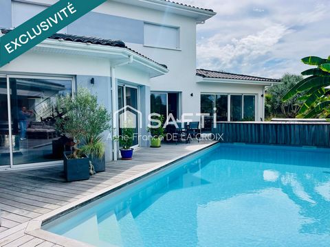Ensemble immobilier d'exception avec piscine et dépendances.