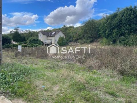 Trés beau terrain de 733 m2 avec façade de 13 ml - RER D - Buno Bonnevaux 1.3 kms