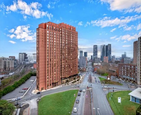 Une vie de luxe au-dessus du lot Découvrez l'adresse la plus prestigieuse de Manchester - un penthouse unique de quatre chambres, s'élevant au-dessus de la ville au 24ème étage. Achèvement prévu : Q2 2027 Cette résidence unique en son genre offre 310...