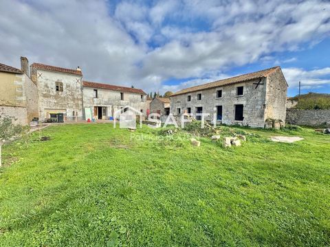 ENSEMBLE DE DEUX MAISONS A FINIR DE RÉNOVER AUX PORTES DE MELLE