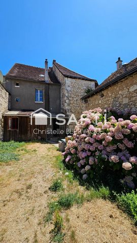 À Vendre – Petite maison de village pleine de potentiel – Barrou (37350)