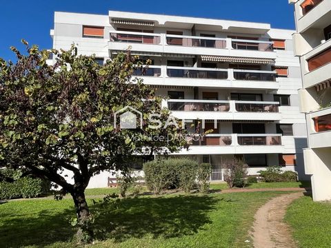 T5 dernier étage, ascenseur, balcon, cave, parking