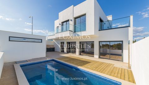 Modern three-bedroom villa, under construction, with private pool in Tavira, Algarve. The property features expansive interior spaces, three bedrooms , two of which are en suite, and a closed garage . The exterior features a large leisure area with a...