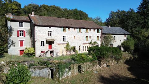 EXCLUSIVE TO BEAUX VILLAGES! On the heights of Saint-Goussaud in the Creuse, far from the madding crowd, and surrounded by glorious green countryside, this highly original residence is now on the market. The land, which includes a pond and a spring ,...