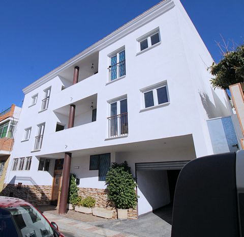 Perfect investment opportunity in Arroyo de la miel! The chance to invest in a complected building close to all amenities in this busy town close to the AP7 giving it excellent access to Malaga city and the airport. Currently the building consists on...