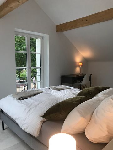 This coachman's house in a scenic location not far from Potsdam's lakeland and the UNESCO World Heritage Site Prussian Park and Cultural Landscape, a stone's throw away from the river Nuthe (Nuthe-Nieplitz Nature Park) is a perfect retreat from which...