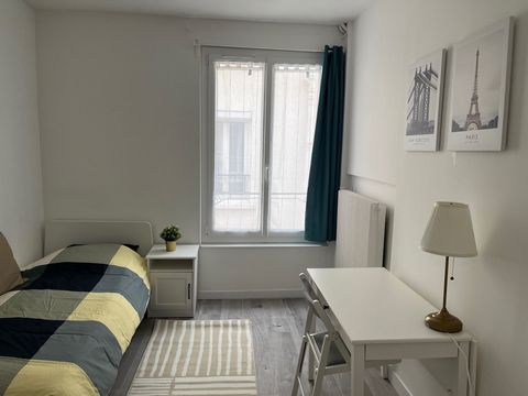 Bright and airy studio located on a quiet little street. Fully furnished and equipped, it includes a kitchen with hotplates, a refrigerator, a microwave, a desk and chairs, a single bed with sheets, a duvet, and a pillow, a spacious wardrobe, as well...