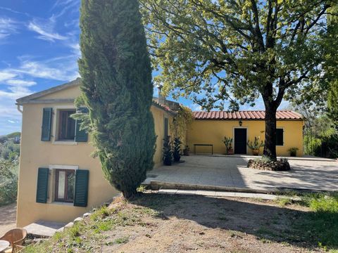 Nestled in the beautiful and lush Tuscan countryside, we offer for sale a beautiful farmhouse with large appurtenant land and an enchanting view. A wonderful project for nature lovers and for those who wish to secure a piece of enchanting Tuscany abo...