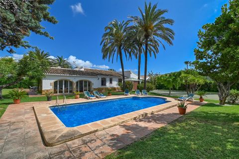 Beautiful and comfortable villa with private pool in Javea, Costa Blanca, Spain for 6 persons. The house is situated in a coastal, hilly, wooded and residential area and at 3 km from Benitachell. The house has 3 bedrooms and 2 bathrooms. The accommod...