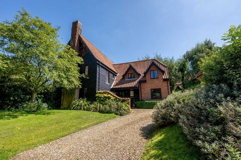 In the sought-after village of Little Dunham with easy access to Swaffham, Dereham and the A47, this stylish partially timber clad and brick detached family home stands on a quiet country lane. Offering five bedrooms (one with an en suite) and a fami...