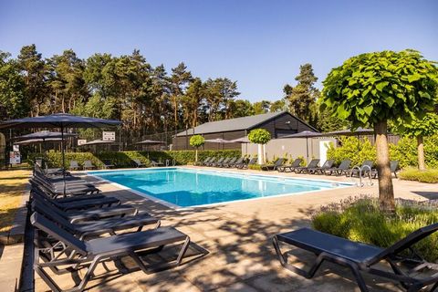 This modern chalet is located by one of the attractive ponds in the holiday park. The chalet has been furnished with great care: the comfort level is high and you will immediately feel at home. Especially the high rooms and large windows enhance the ...