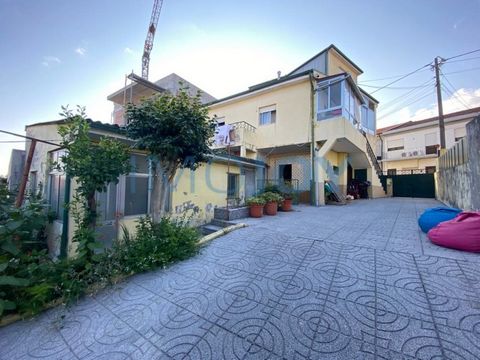 Investment Opportunity: 3 Bedroom House for Recovery in Central Zone of Rio Tinto If you are looking for an investment project, we present a 3 bedroom villa for recovery located in the heart of Rio Tinto. This property offers an excellent opportunity...