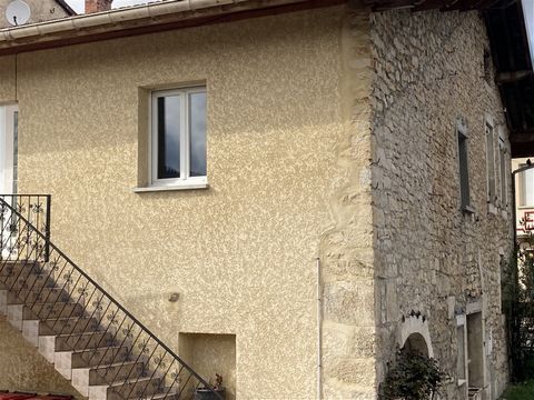 In MAILLAT (15 min from NANTUA), for rental investment, come and discover this beautiful and large stone house on a plot of 593 m2 where you have three independent dwellings for rent, each with a garden area. The 1st one-bedroom apartment of 47 m2 on...