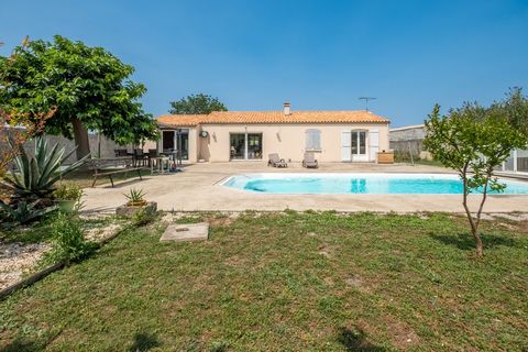 Dpt Charente Maritime (17), à vendre proche de LA ROCHELLE maison P5 de 97 m² - Terrain de 4 893,00 m² - Plain pied