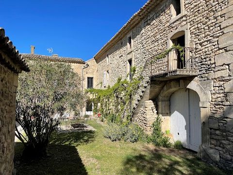 In the heart of the Provençal Drôme, Lord and Sons offers for sale this vineyard of 25ha in AOP village with name of the town with possibility of 8ha rent. The estate is composed of a very beautiful Bastide of the eighteenth century completely renova...