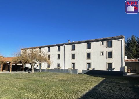 Located in a beautiful environment, in the town center of Espezel, in the heart of the Pyrenees Audoises, at 1000m altitude, close to the famous Cathar Trail, the Bonhomme Trail, ski resorts, and Cathar castles. I offer you this real estate complex o...