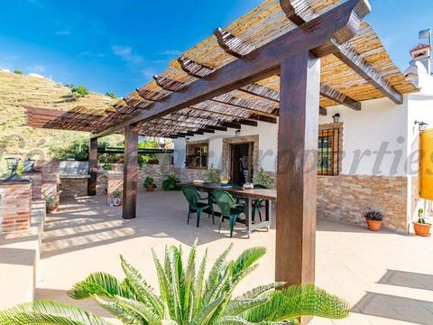 A beautiful country property in Spain, with very good orientation allowing you to get the sun throughout the day and magnificent views towards the surrounding mountains and towards the Mediterranean Sea, make this property unique. This cozy country p...