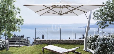 In the wonderful hillside area of Toscolano-Maderno, more precisely in Montemaderno, we present a SPLENDID three-room apartment currently under construction. You will enjoy spectacular views of the lake, and have exclusive access to a condominium poo...
