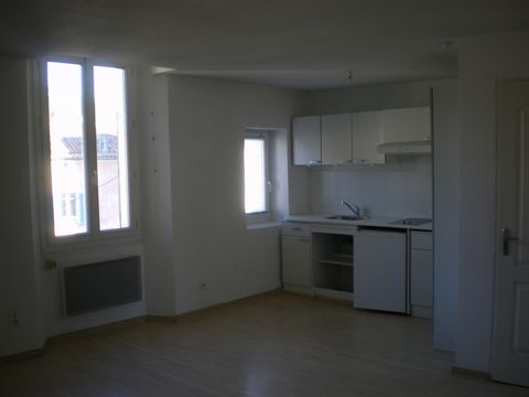 The FERRANDI IMMOBILIER agency offers for sale, a studio of 27m2 located in the town of Cubasse, offering an interesting investment opportunity. The property is currently rented at €485 per month, with an anniversary date of the lease on April 1st. T...