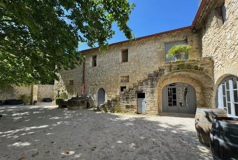 Nestled in the stunning Gard countryside yet close to Avignon, this estate is a haven of tranquility. The property spans over 37 hectares of agricultural land, including 4 hectares of vines which the current owner harvests and sells to the local wine...