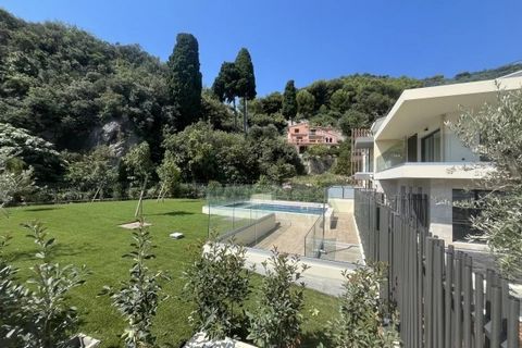 Dans une charmante résidence neuve comprenant 9 lots d'habitation, à proximité de Monaco, appartement 4 pièces de 107m² surface habitable offrant une très agréable terrasse de 28m² vue mer et montagne. L'appartement est composé d'un séjour ouvrant su...