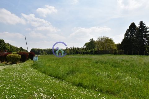 L’agence C POUR VOUS LOGER est heureuse de vous présenter en EXCLUSIVITE : ce magnifique terrain constructible situé à Dainville direction Wagnonlieu, offrant une superficie généreuse de 3 579 m2 (division parcellaire à la frappe). Idéalement positio...