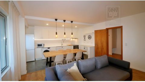 We present this great 1 BEDROOM APARTMENT FOR RENT, FURNISHED and EQUIPPED, with 91 m2 of gross private area, located on Floor 0 (Ground Floor) of a building intended for housing, located on the outskirts of the city of Ponta Delgada (between the par...