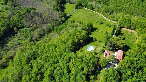 Perched on the heights, at the crossroads of the Lot, Dordogne and Lot et Garonne, this property will seduce you with its character. Access is via a large gate and a long private driveway. The property comprises a beautiful Quercy-style house with it...