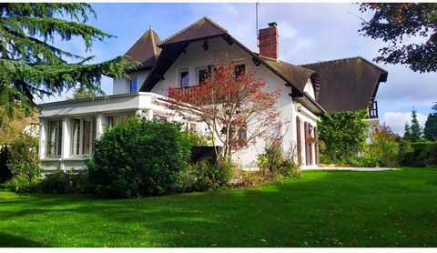 MAISON EN TRÈS BON ÉTAT. GARANTIE DOMMAGES DE 12 MOIS SUR CE BIEN APRÈS ACQUISITION. ______________________________ Située dans un des deux plus beaux quartiers de la rive gauche, à environ 15 mn du centre ville historique de Rouen, cette belle maiso...