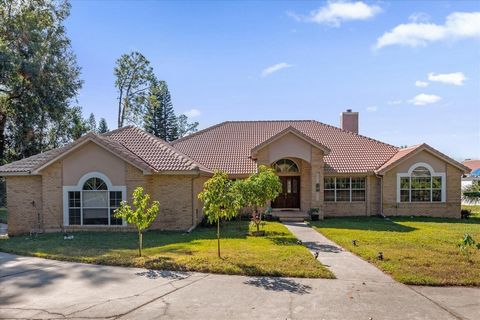 Expect to be impressed with this exceptional 4BR pool home with water view in the desirable Torey Pines community. Room for everyone and everything! The home’s lot is set back off a cul-de-sac, providing seclusion and privacy. It’s also elevated, giv...