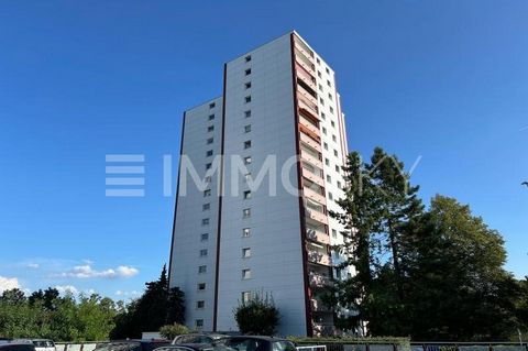 Renovated apartment with balcony on the Europa Canal This beautiful and renovated apartment on the 10th floor offers an upscale living ambience with picturesque views. The modern property includes two spacious rooms, a stylish bathroom, storage room ...