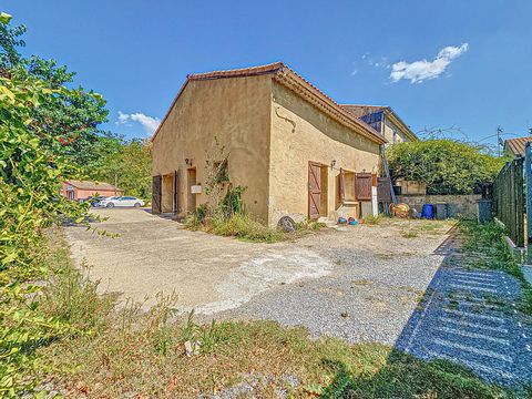 Discover this spacious house located in the charming village of Hérépian, ideally positioned between Lamalou les Bains and Bédarieux, just 25 minutes from Béziers. This 143m2, 1-storey house offers exceptionally generous, functional living space. As ...