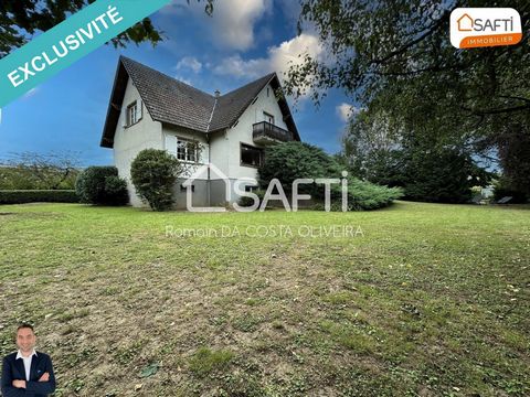 Nouvelle exclusivité SAFTI Immobilier ! Amoureux de calme et de verdure cette maison est faite pour vous ! Située à Lipsheim (67640), Je vous invite à venir découvrir cette charmante maison de 10 pièces implantée sur 13,97 ares de terrain. Ce bien vo...