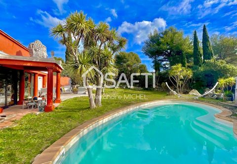 Magnifique opportunité, découvrez cette propriété unique située à seulement 7 km du Beausset, 10 km de Signes et à 25 minutes des plages idylliques de Bandol et Sanary. Sur un terrain paysager situé en bordure de forêt cette demeure de 289 m² réparti...