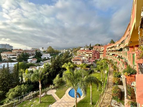 Located in Torreblanca. The flat is located in Torreblanca, only 15 minutes walking distance to the beach. It also has direct access to the path of the dams in Fuengirola, which leads to the promenade. Distribution and features: Bedrooms: The flat ha...