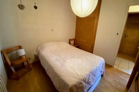 Ten uroczy apartament o powierzchni 65 mÂ², poÅ‚oÅ¼ony w dzielnicy CrÃªt du Merle w La Clusaz, oferuje wspaniaÅ‚e panoramiczne widoki na masywy Etale i Beauregard. Usytuowany na 1. piÄ™trze rezydencji wybudowanej w 1972 roku, posiada balkon od strony...