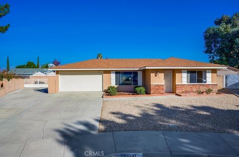 Charming two bedroom two bath home located on a cul-de-sac with minimal traffic. Great open floor plan with a light and bright kitchen equipped with newer appliances and a pass-through to the enclosed sun room. RV parking and a large backyard with br...