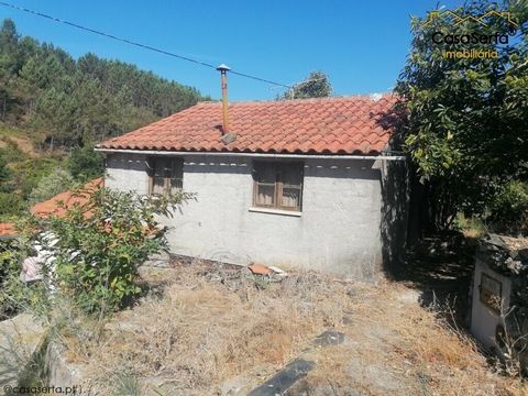 Imagínese una casa antigua con una rica historia a la espera de una segunda vida, donde el pasado se encuentra con el futuro en un entorno verdaderamente encantador. Esta propiedad es una oportunidad para vivir rodeado de la serenidad de la naturalez...