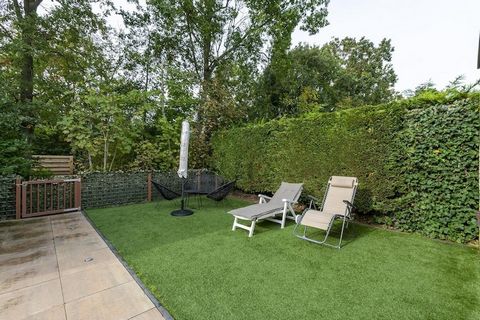 Gezellige bungalow met veel privacy op loopafstand van het strand van Sint Maartenszee. Een hele leuke bungalow voor een gezin of twee samenreizende stellen. Vanuit uw vakantiehuis loopt u zo door het park het duingebied in en bent u binnen no-time o...