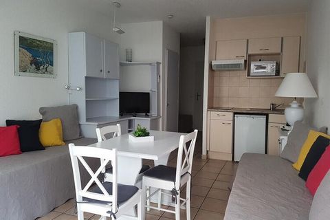 Dit studio-appartement met airconditioning beschikt over een eenpersoonsbed in de entree en twee eenpersoonsbedden in de woonkamer en biedt comfort voor individuele reizigers of kleine groepen. De accommodatie is huisdiervriendelijk (er kunnen extra ...