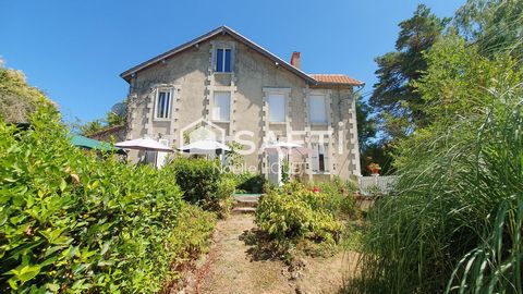 Maison 200 m² avec jardin et piscine