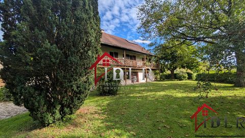 Large stone family house of 270 m2 of living space on a plot of 3,600 m2 in Crissey. This house offers nine rooms including six bedrooms, a large living room of 44 m2 with insert fireplace, a dining room of 20 m2, an open kitchen of 10 m2 and a conve...