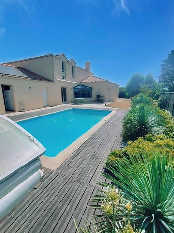 Maison de 237m², 6 chambres, piscine