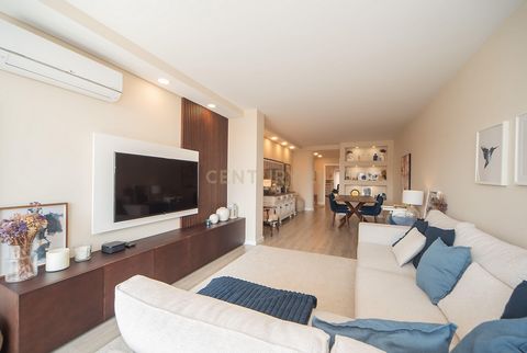 « Plus qu'un appartement... un style de vie » Découvrez l'équilibre parfait entre design moderne, confort absolu et emplacement privilégié. Cet appartement de 3 chambres aux lignes contemporaines, situé dans un immeuble récent (2022), a été conçu pou...