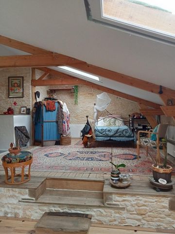 Maison chaleureuse, jardin clos et dépendances
