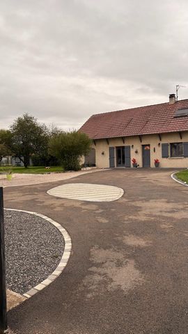 BELLE CAMPAGNE - BEY - MAGNIFIQUE MAISON CONTEMPORAINE - CHARME - PROCHE DE CHALON