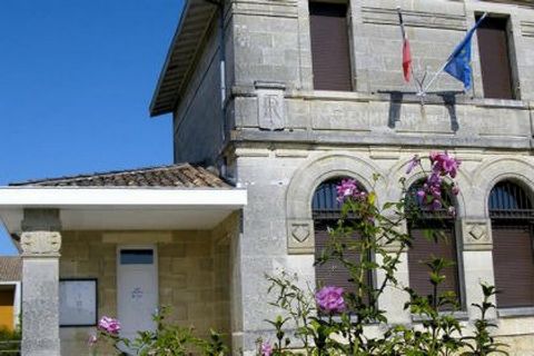 Terrain à bâtir en plein bourg du village