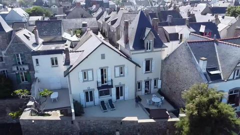 Située au cœur de Piriac villa du 19e siècle .